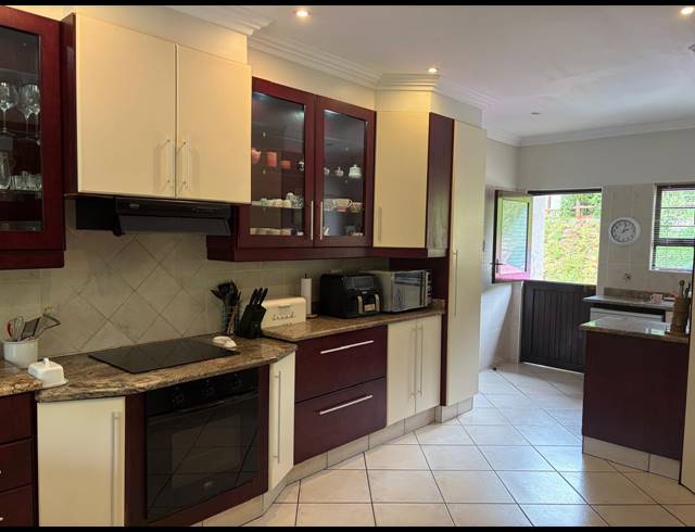 3 BEDROOM SIMPLEX FOR SALE IN LA LUCIA